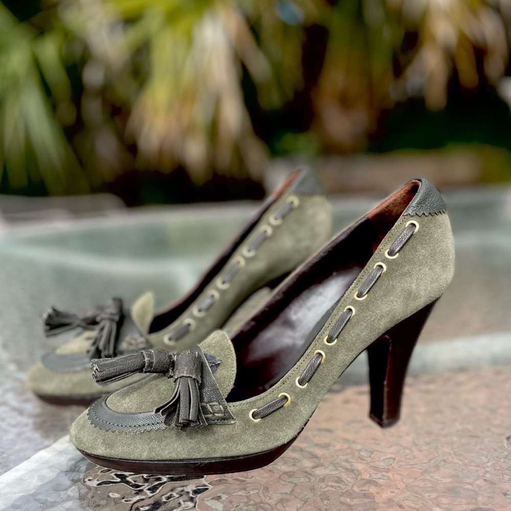 MaxMara RARE Vintage Olive Suede Tassel Heels Size 37